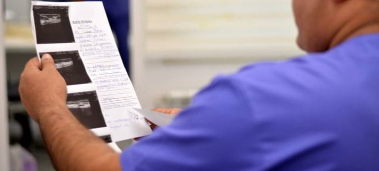 Complicatii implant mamar